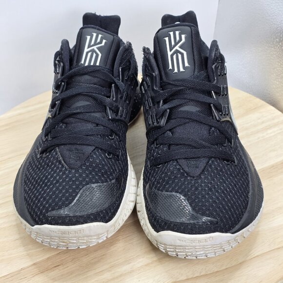 Nike Kyrie Low 2 Black Metallic Silver Sneakers Gym Shoes AV6337-003 Mens 9.5 - Picture 4 of 9